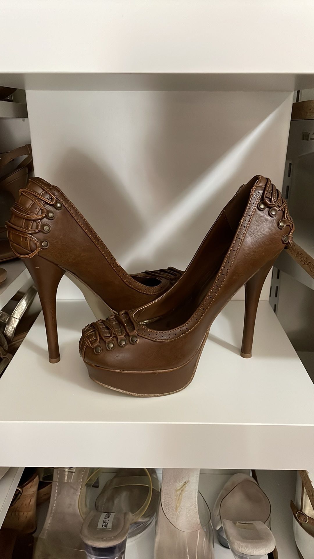 New women’s brown camel tan heels 6 5”