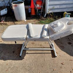 Commercial Massage Table – Adjustable, Clean, Heavy-Duty