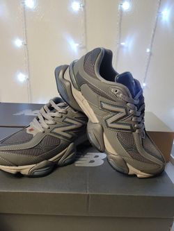 Shoe's new balance size https://offerup.com/redirect/?o=MTAubmV3