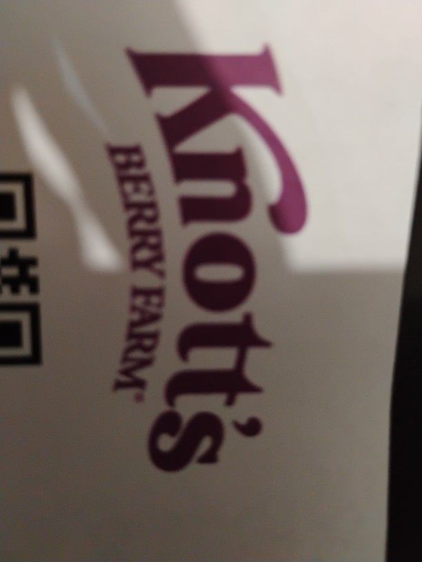 KNOTTS BERRY FARM. ( 2 TICKETS $50)