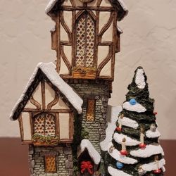 1994 David Winter Cottages The Christmas-Time Clockhouse