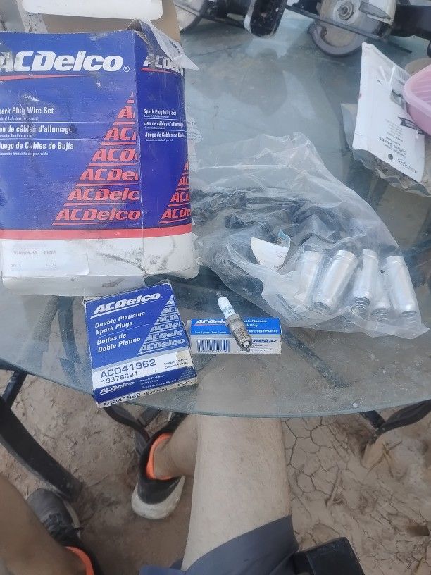 For An LS1 2 ,4,7 Engine Spark Plug Cables And Spark Plug