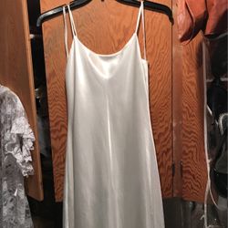 Size 7/8 Satin Off White Gown 