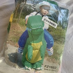 Inflatable dinosaur costume for toddlers