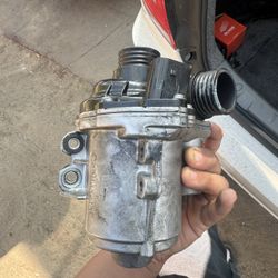 N54 Water Pump Original