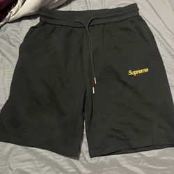 *BEST OFFER Supreme Shorts (Black)