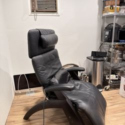 Human Touch Perfect Chair Power Recliner – Zero Gravity Leather