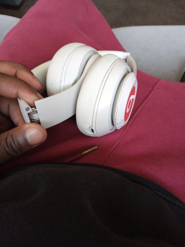 Beats Studio Pro