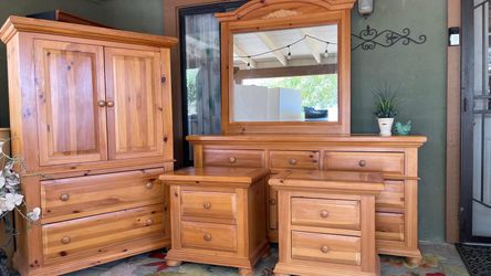 Gorgeous Brohills pino wood furnitures set