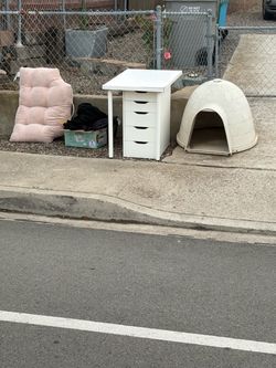 Free dog house