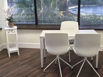 Beautiful Office Table With Chairs and Accent Table