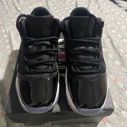 Air Jordan 11 retro low gs Youth Size 6/ Men Size 6
