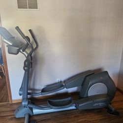 Life Fitness 91xi Cross Trainer Elliptical 