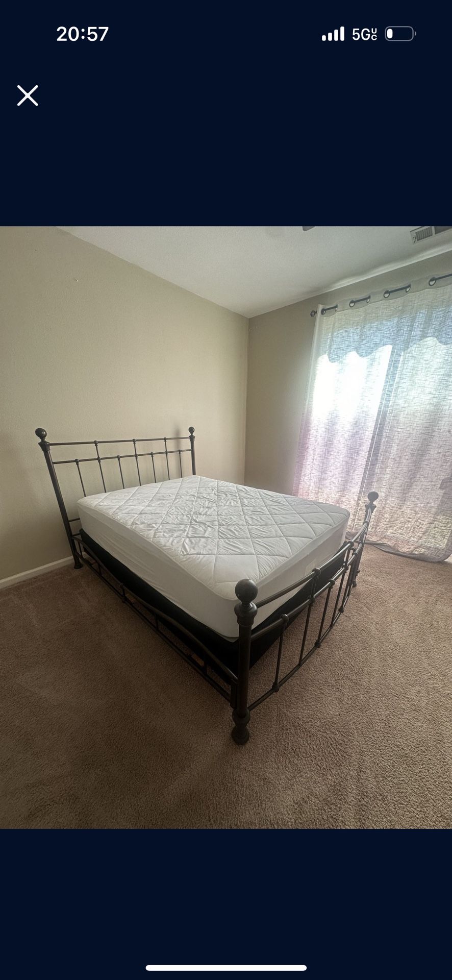 Queen Bed Wit Mattress And Frame