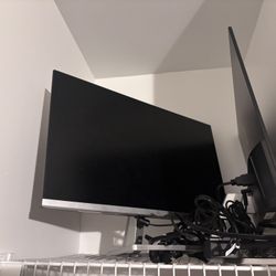 Computer Monitors And Docking Station