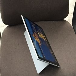 cracked screen Surface Pro 5 Window 10 Pro i5 Processor 7th Gen 128gb SSD 4gb Ram Touchscreen still Working Good (Charger not come with it)