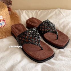 slippers