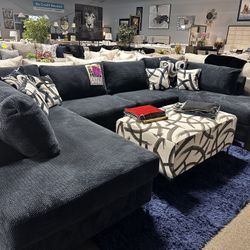Stunning Sectional! $1699 💙🔥