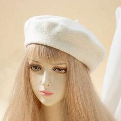Brandnew white beret
