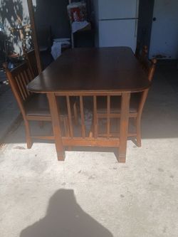 Table with 5 chairs