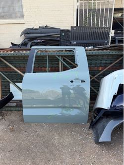 2022-26 Toyota tundra left rear door