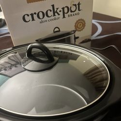 BRAND NEW Crock Pot