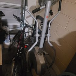 Treadmill . Pink Bike.