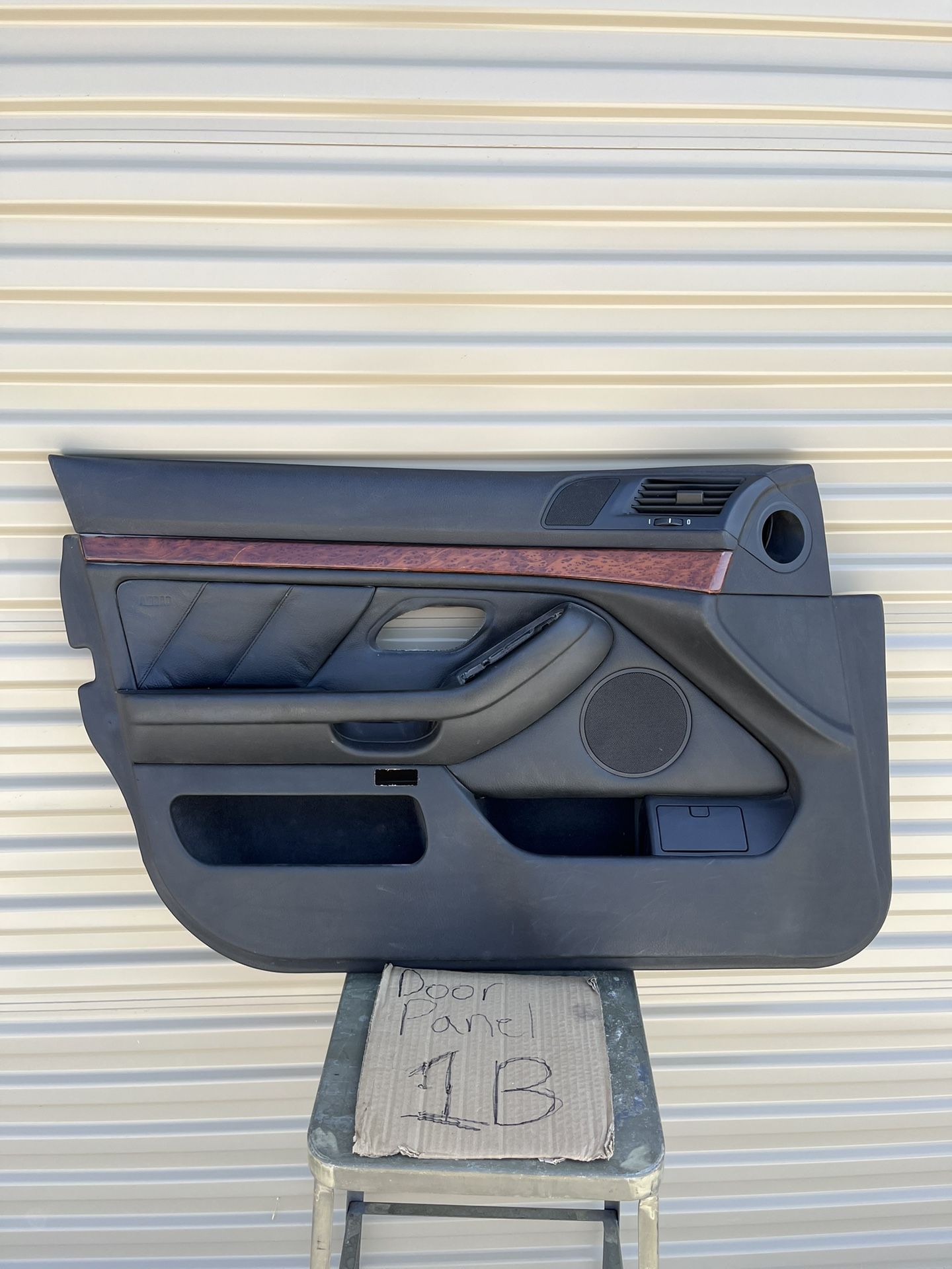 2000 To 2003 Bmw 528i E39 Left Front Door Panel