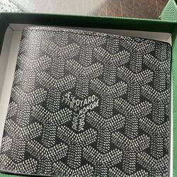 Designer Men’s Bifold Leather Wallets 