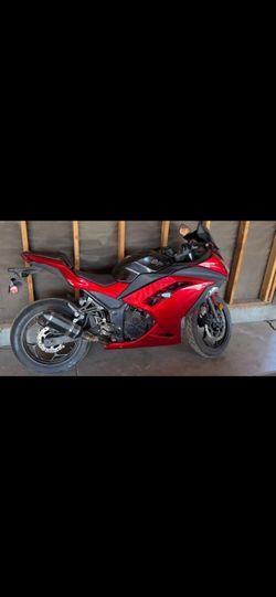 2013 Ninja 300
Scorpion EXO R420 Medium helmet
Cardo Packtalk