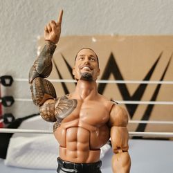 WWE Elite Series Roman Reigns 