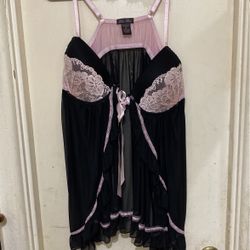 Woman’s Black And Pink Nighty With Lace Bows 2X