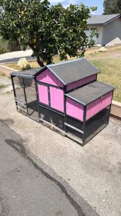 Free Small 6ft Chicken Coop