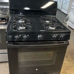 GE GAS STOVE 30”WIDE GLOSS BLACK 