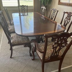 Ethan Allen Extendable Dining Table Set (8 Chairs)