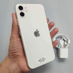 iPhone 11, Factory Unlocked. Excellent Condition.  Like New 