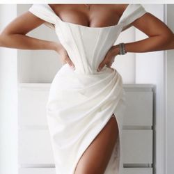 Trendy Unique - Glossy Satin Off the Shoulder Corset Dress
