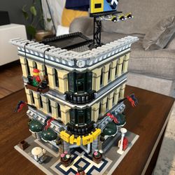 Lego Grand Emporium 10211