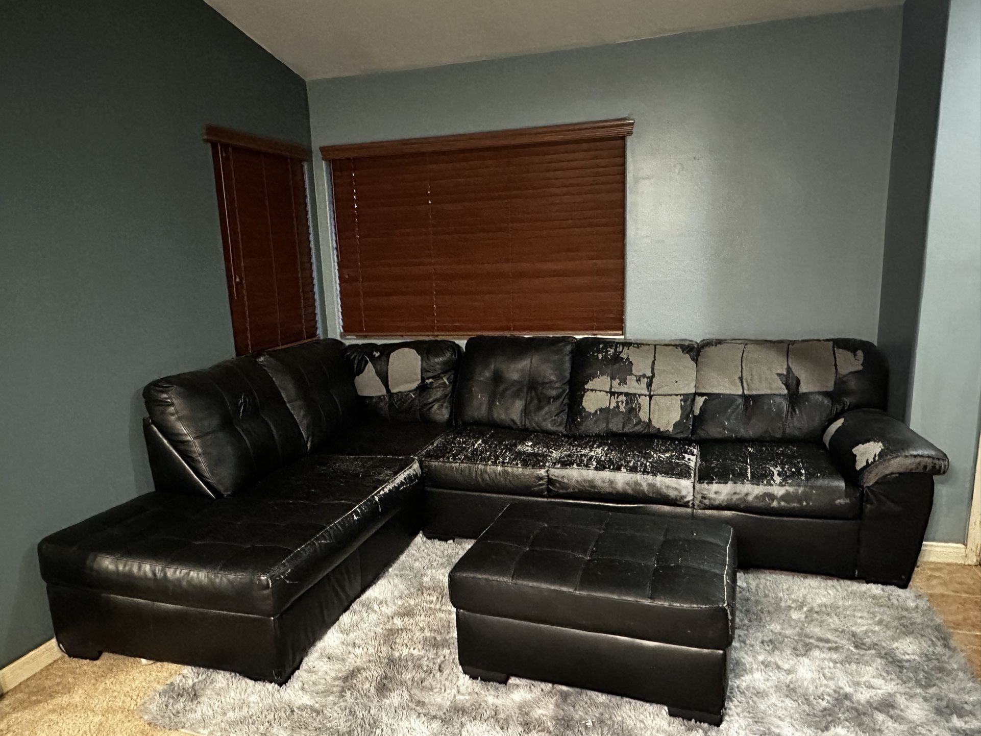 Free Sectional And Ottoman