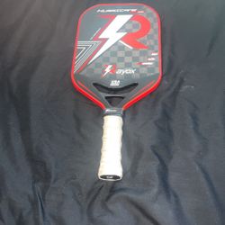 Carbon Fiber Pickleball Paddle