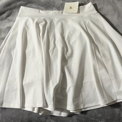 NEW Fabletics White Flounce Skirt w/ Built-In Shorts - Size M - Never Worn!  