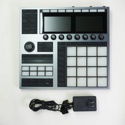 Native Instruments Maschine Plus 2-Channel Production Sampler