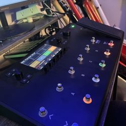 Line 6 Helix LT  Guitar Multi Effects Processor
