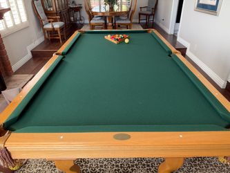 Olhausen Solid Oak Pool Table - Excellent Condition!