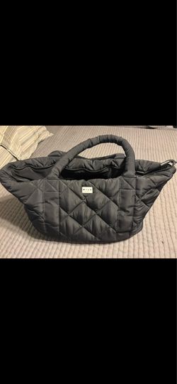 Wilo black 23” duffel/overnight bag