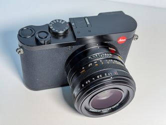 Leica Q2