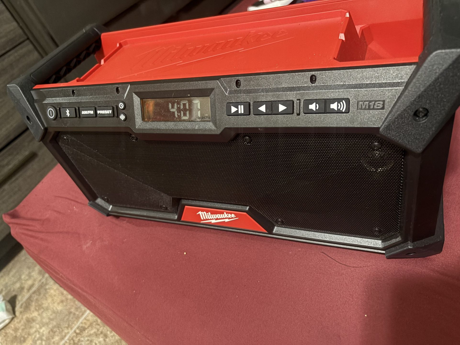 Milwaukee Jobsite Speaker