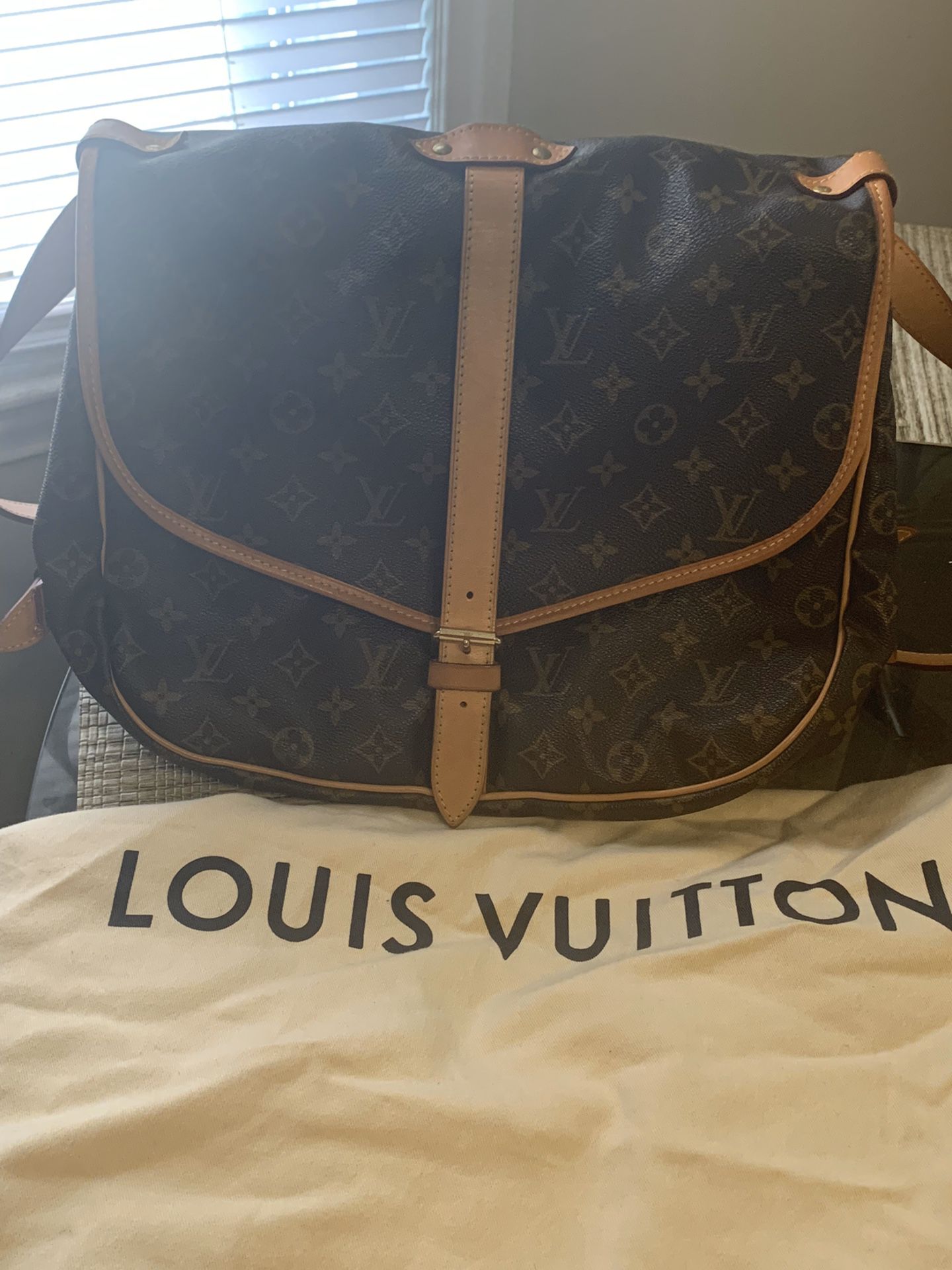 Louis Vuitton Samur 35