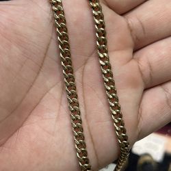 10k - 22 GRMS - CUBAN NECKLACE
