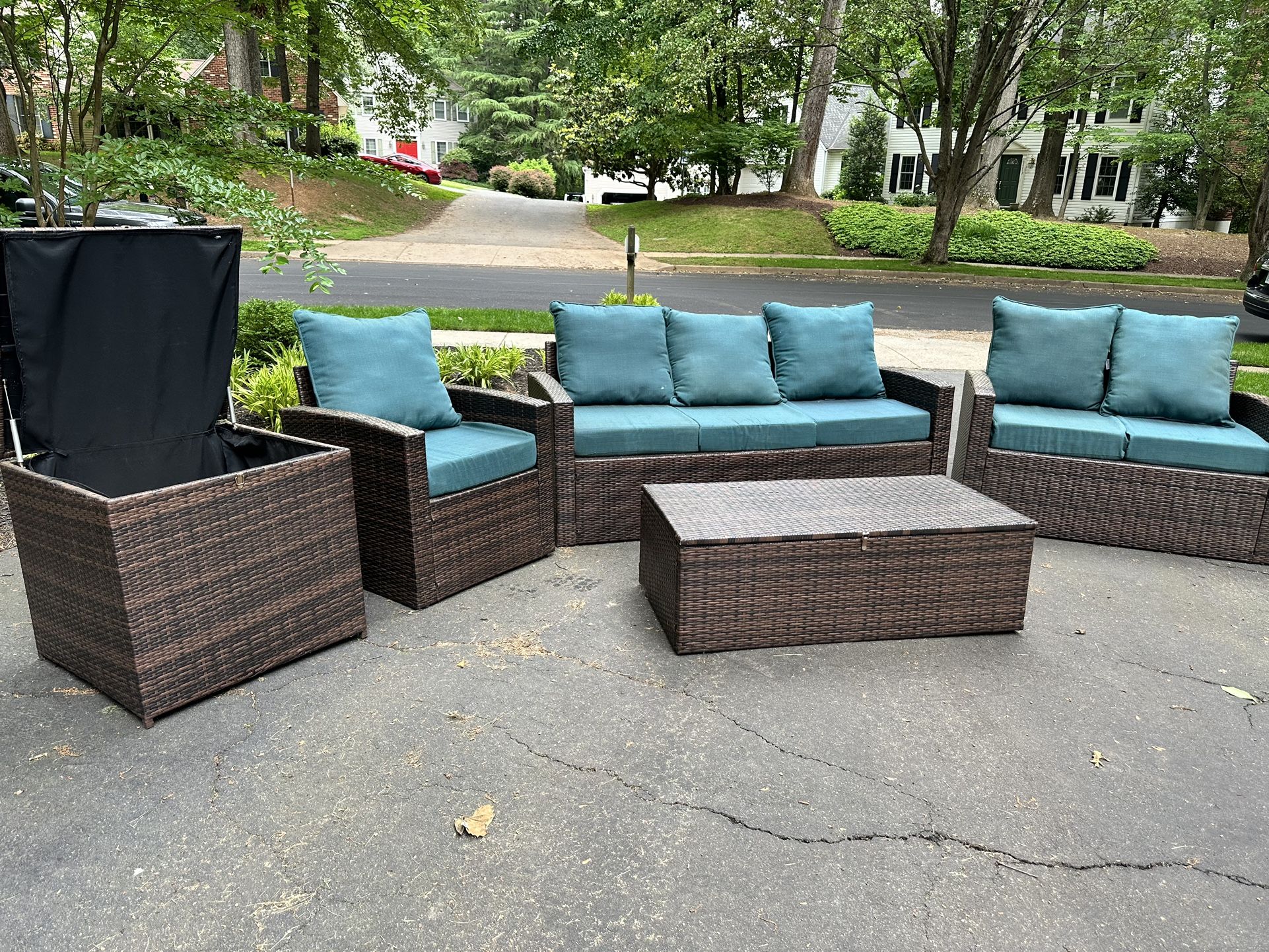 5-piece Patio Furniture Set With Covers For Seating